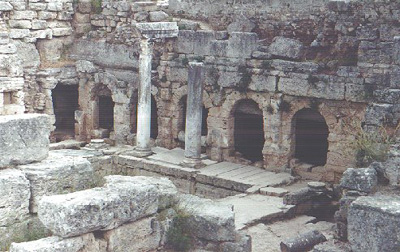 Korinth: viele Ruinen...