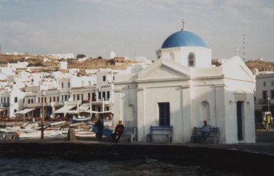 Kirche im Hafen von Mykonos