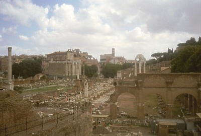 Über dem Forum Romanum