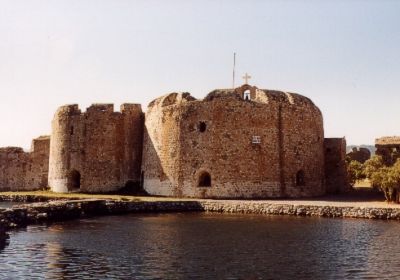 Zwillingsturm am Eingang der Festung