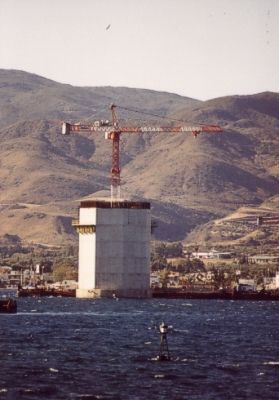 1. Brückenpfeiler im September  2001