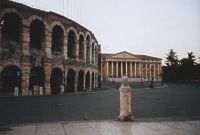 Arena und Rathaus