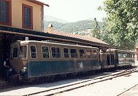 Zug aus Diakopto im Bahnhof