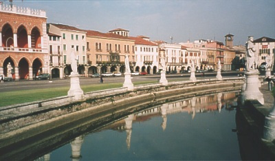 Kleiner Kanal am Prato della Valle