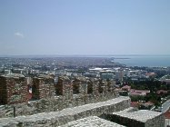 Blick über Thessaloniki bis zum Meer