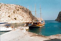 Die "Erinoula" in der Bucht von Vathy