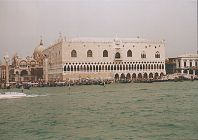 Palazzo Ducale vom Wasser aus