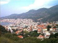Blick über Ano Vathy nach Samos-Stadt