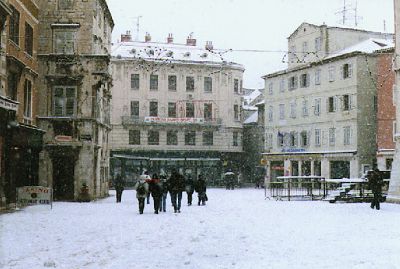 29.12.1996: Verschneite Plätze