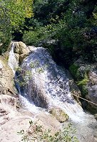 Am unteren Wasserfall der Neda