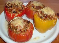 Gefüllte Tomaten und Paprika
