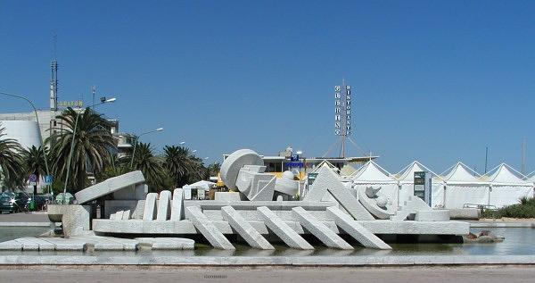 Die "Galeere" am Strand von Pescara