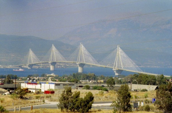 Harilaos-Trikoupis-Brücke vom Exit 5