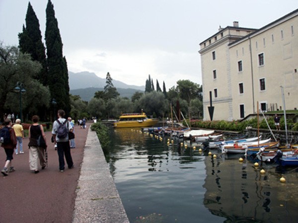 Kleiner Seiten-Hafen in Riva