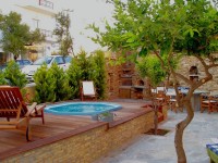 Pool im Garten Hotel Vincenzo