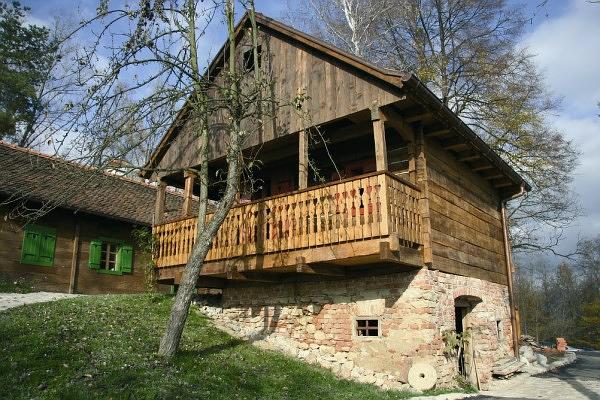 Vuglec Breg: Zagorje-Häuser