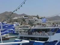 Ankunft der BlueStar Naxos und Express Santorin