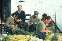 Fischer im Hafen von Naoussa auf Paros