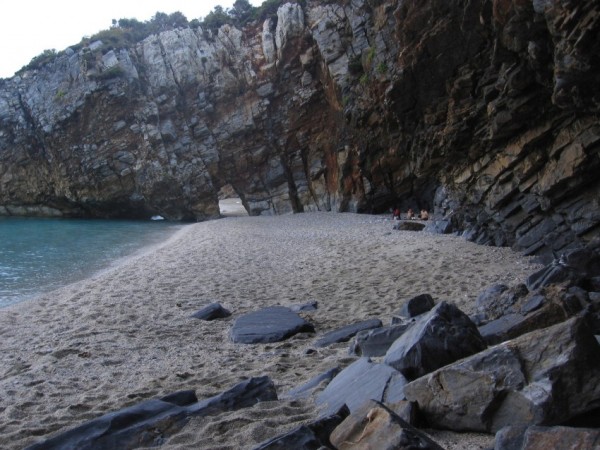 Strand von Milopotamos, nördliche Bucht