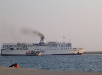 Ankunft Kreta Fähre im Hafen vonKalamata