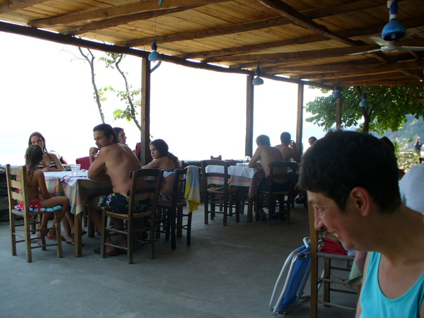 Taverne am Meer bei Pouri