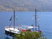 Ausflugsschiff vor Samiopoula