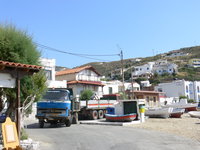 Griechischer Baustahltransport-aus 2 LKW wird 1 LKW