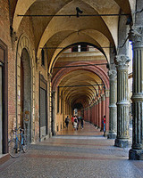 Bogengang in Bologna