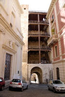 Stadttor-Turm von Innen mit Treppen im Inneren