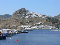 Blick vom Fischerhafen auf Chora