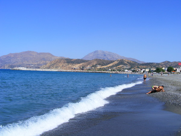 Strand von Kokkinos Pirgos