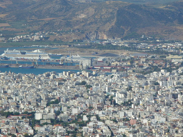AidaDiva im Hafen von Volos