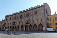Piazza Sordello: Palazzo Ducale