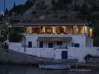 Kamini © colours-of-greece.com