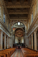Mittelgang im Dom von San Pietro