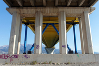 unter der Harilaos-Trikoupis-Brücke