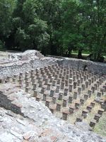 Fußbodenheizung der Thermen im archäologischen Park