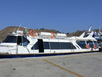 "Lampi II " im Hafen von Skala