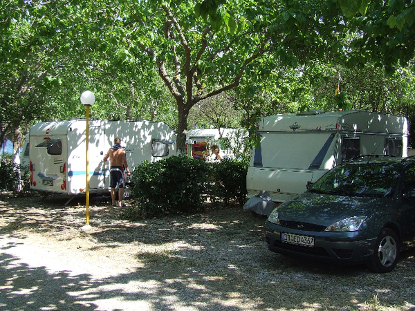 Camping Isthmia Beach