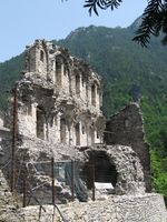 Im Krieg zerstörtes Dionisios-Kloster