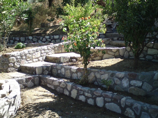 Steinmauern im Garten