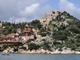 Kaleköy - auf dem Berg ist eine Burg zu erkennen