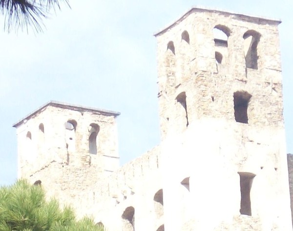  Castello di Dolceacqua