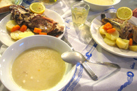 Fischsuppe (Kakaviá) im Akri